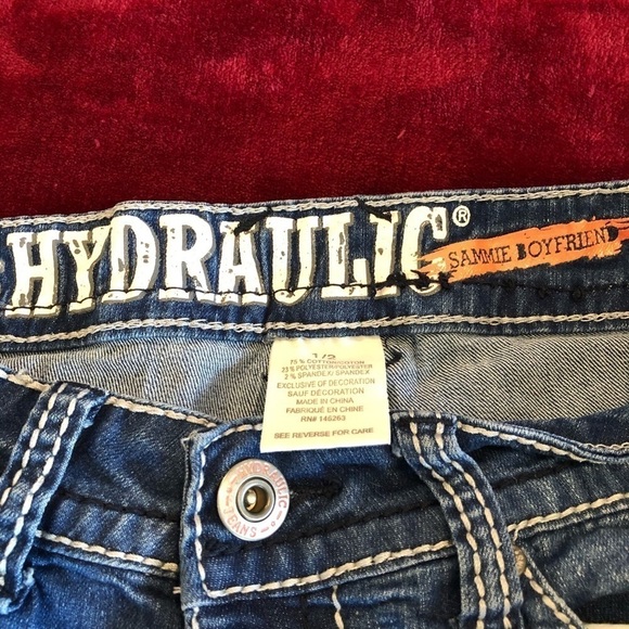 Hydraulic distressed shorts - Picture 5 of 7
